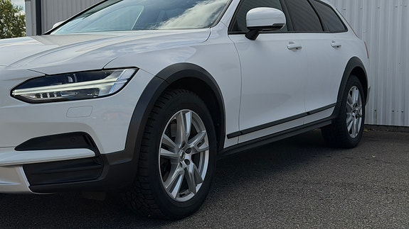 Volvo V90 Cross Country 15 of 27