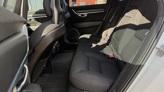 Volvo V90 Cross Country 21 of 27