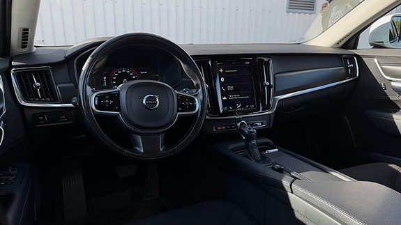 Volvo V90 Cross Country 24 of 27