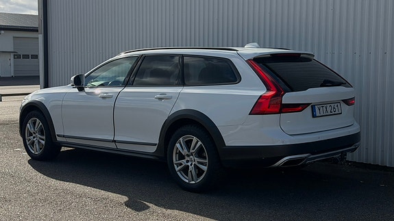 Volvo V90 Cross Country 6 of 27