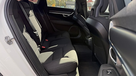 Volvo V90 Cross Country 18 of 27