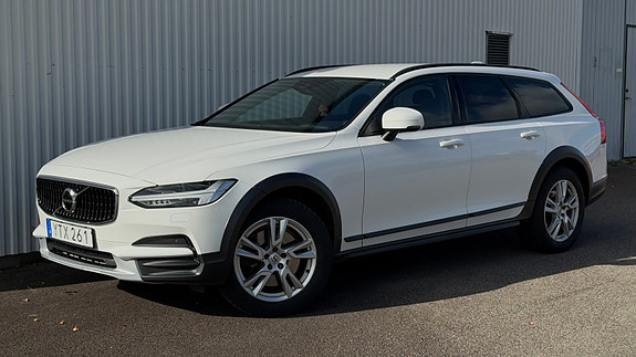 Volvo V90 Cross Country 2 of 27