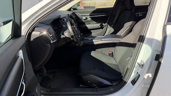 Volvo V90 Cross Country 20 of 27