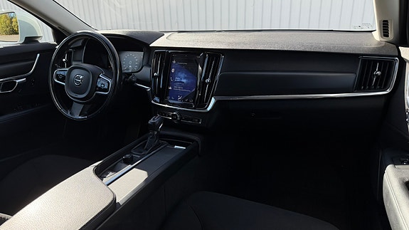 Volvo V90 Cross Country 25 of 27