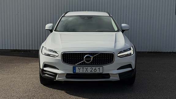 Volvo V90 Cross Country 12 of 27