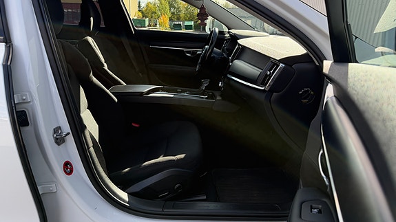 Volvo V90 Cross Country 22 of 27
