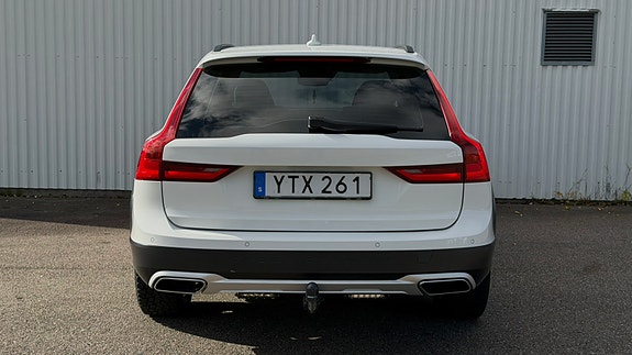 Volvo V90 Cross Country 16 of 27