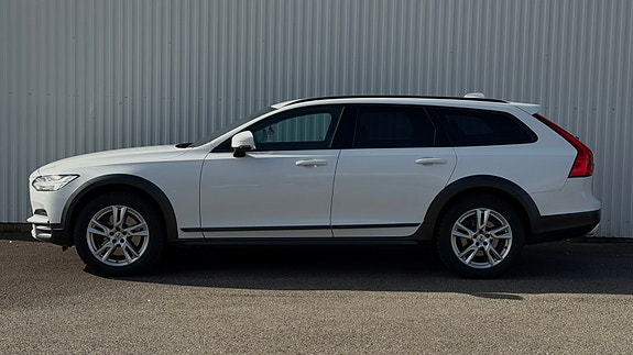 Volvo V90 Cross Country 3 of 27