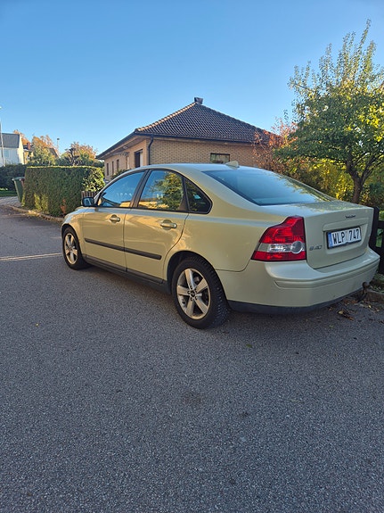 Volvo S40 2 of 6
