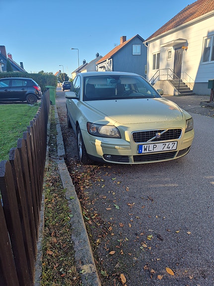 Volvo S40 3 of 6