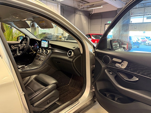 Mercedes-Benz GLC220 d 16 of 22
