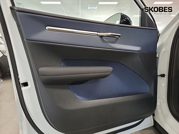Volvo EX30 15 of 21