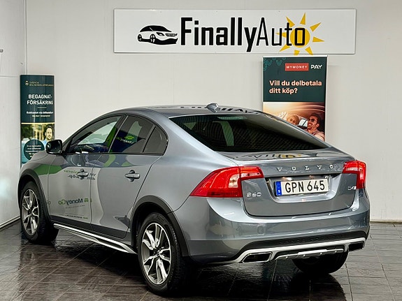 Volvo S60 Cross Country 3 of 18