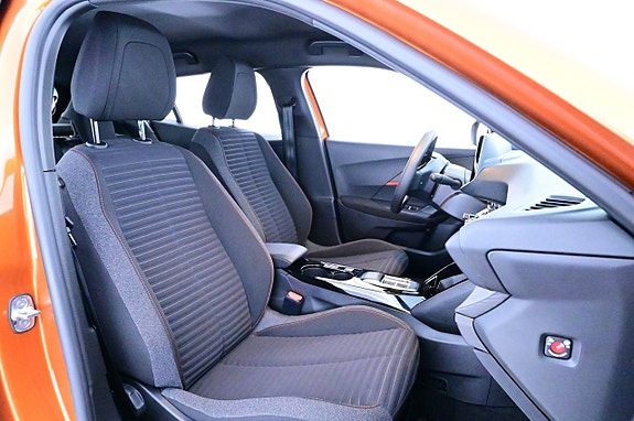 Peugeot e-2008 13 of 25