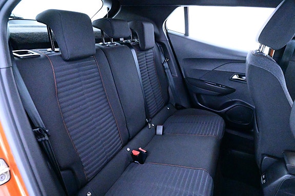 Peugeot e-2008 23 of 25