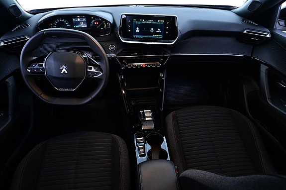 Peugeot e-2008 6 of 25