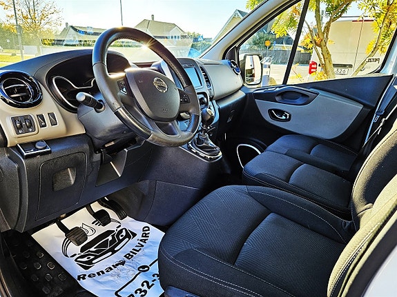 Nissan NV300 9 of 14
