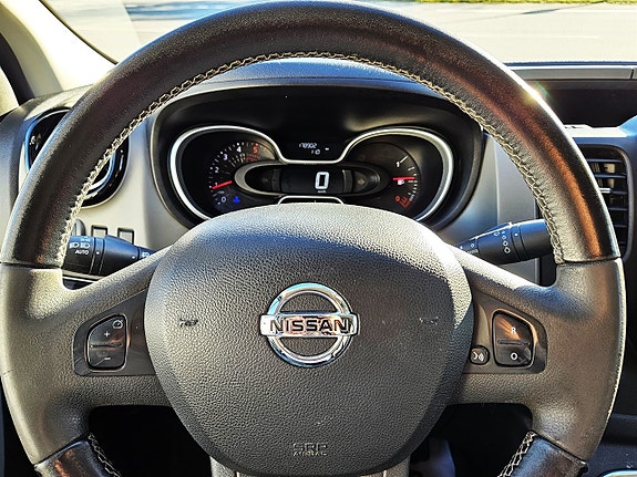 Nissan NV300 10 of 14
