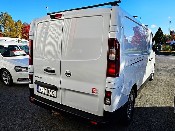 Nissan NV300 5 of 14
