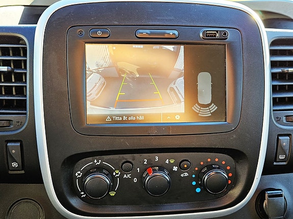 Nissan NV300 13 of 14
