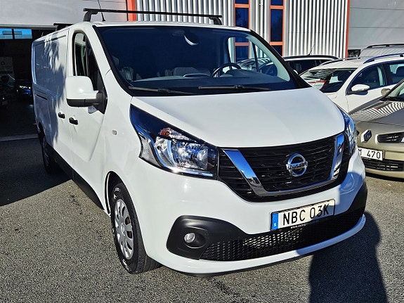 Nissan NV300 3 of 14