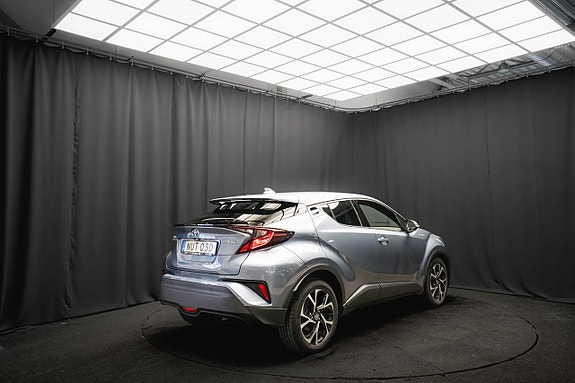 Toyota C-HR 6 of 21