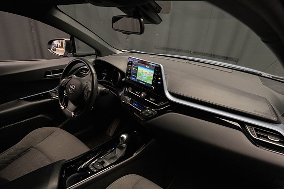 Toyota C-HR 13 of 21