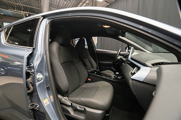 Toyota C-HR 17 of 21