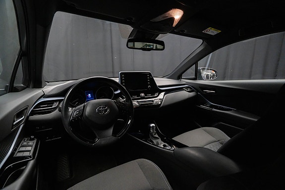 Toyota C-HR 14 of 21