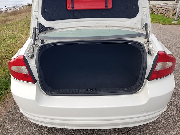 Volvo S80 4 of 8