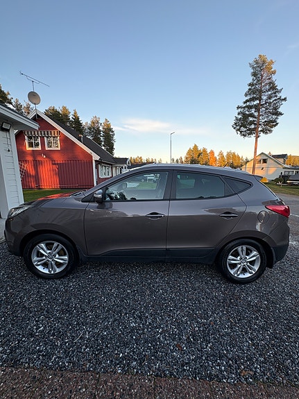 Hyundai ix35 2 of 4