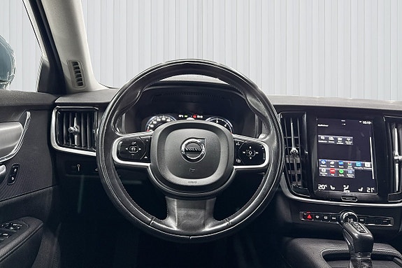 Volvo S90 16 of 22