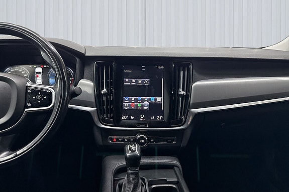 Volvo S90 11 of 22