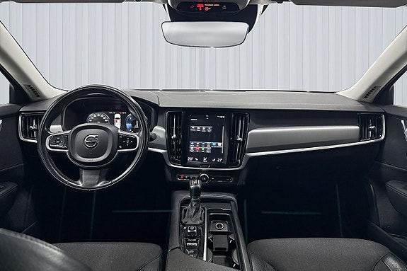 Volvo S90 10 of 22