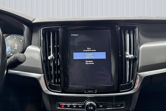 Volvo S90 15 of 22