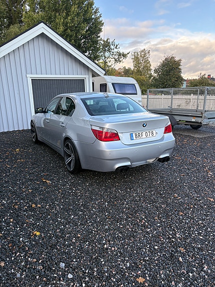 BMW 550i 4 of 7