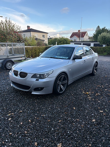 BMW 550i 2 of 7