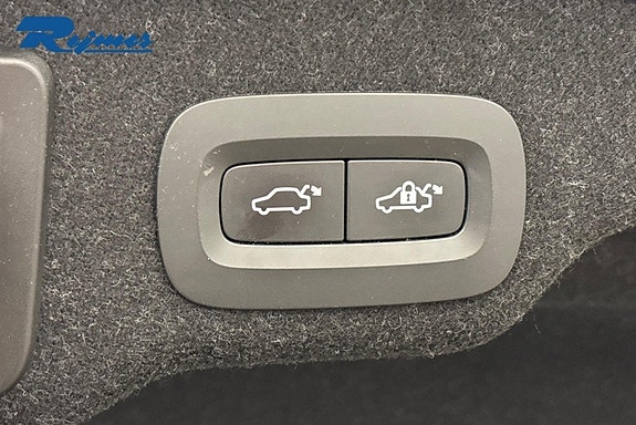 Volvo S90 18 of 22