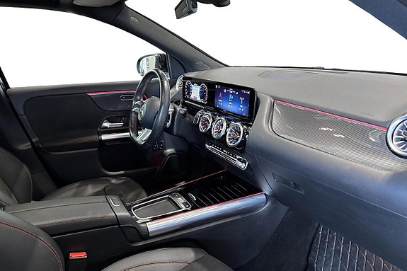 Mercedes-Benz GLA 250 11 of 12