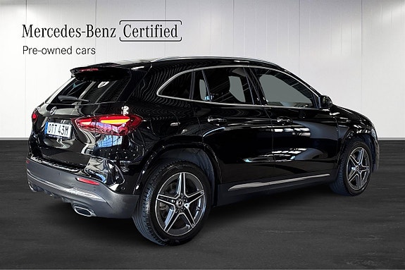Mercedes-Benz GLA 250 3 of 12