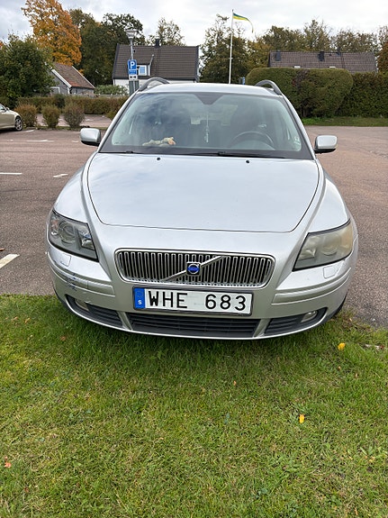 Volvo V50 3 of 8