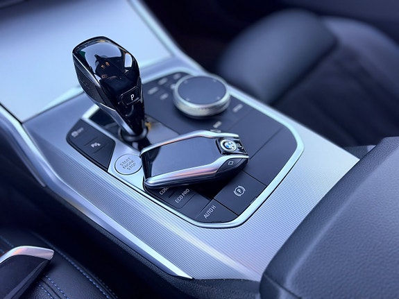 BMW 320d 25 of 30