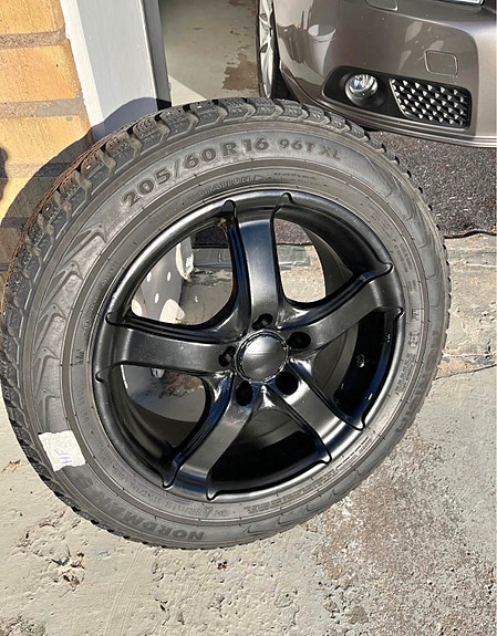 Product image 1 of 2