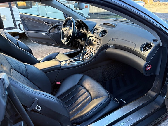 Mercedes-Benz SL 63 AMG 15 of 19