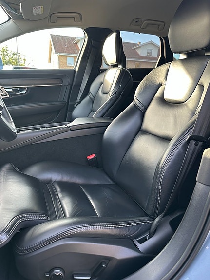 Volvo V90 Cross Country 9 of 12