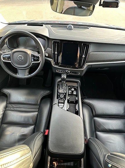 Volvo V90 Cross Country 8 of 12