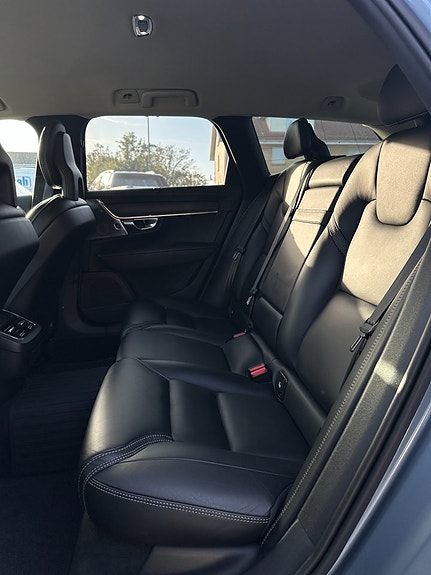 Volvo V90 Cross Country 10 of 12