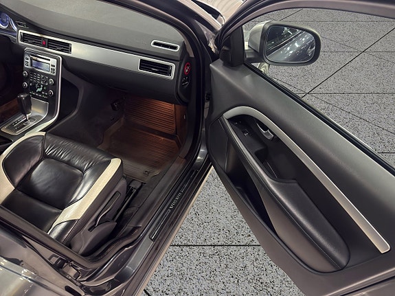 VOLVO V70 2.5FT ETHANOL 231 ch BVA GEARTRONIC R-DESIGN - CUIR - 262450 km
