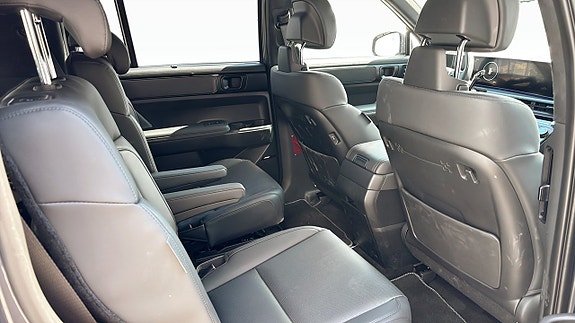 Hyundai Santa Fe 5 of 15