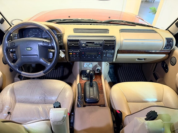 Land Rover Discovery 7 of 21